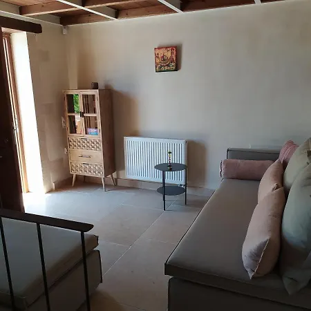 Wild Violet Villa: An Old Vision Of Luxury