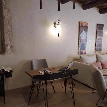Wild Violet Villa: An Old Vision Of Luxury *