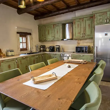 빌라 Wild Violet Villa: An Old Vision Of Luxury Melidhónion